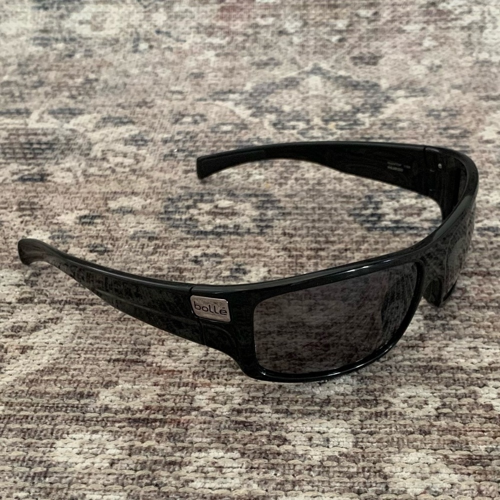 Bolle Phantom Sport Polarized Sunglasses Black 11368 PNT Carrying Case Included